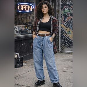 VTG Brittania High Rise Pleated Mom Jeans Heavyweight Denim Straight Leg 31x33